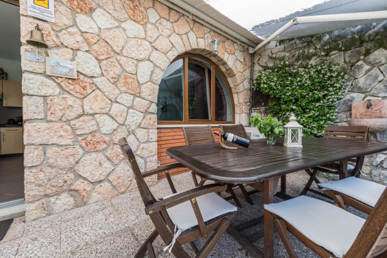 Residence La Mignon Oleandri Торрі-дель-Бенако Екстер'єр фото